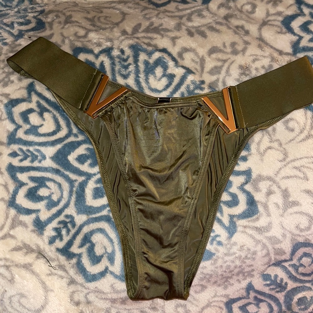 NWT Victoria Secret pink panty sz medium